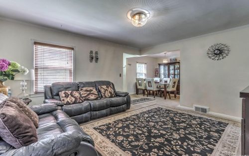 1603 Washington Ave, New Hyde Park, NY 11040-4334