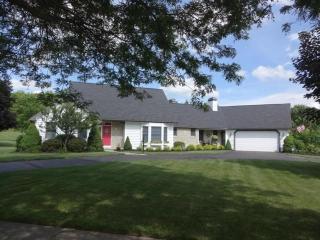 344 Longford Dr, Granville, OH 43023-9581