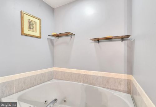 1014 Thomas Ave, Riverton NJ  08077-2321 exterior