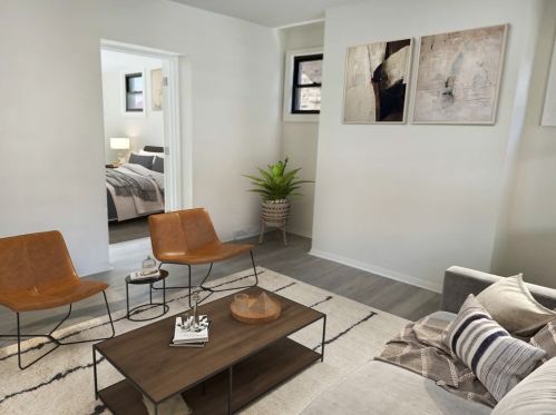 111 Kaplan Ave, Pittsburgh, PA 15227-2415