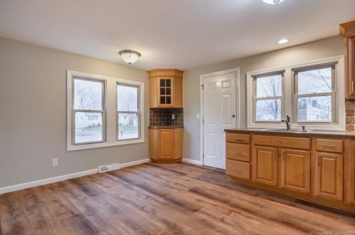 55 Pine River Rd, North Haven CT  06473-3312 exterior