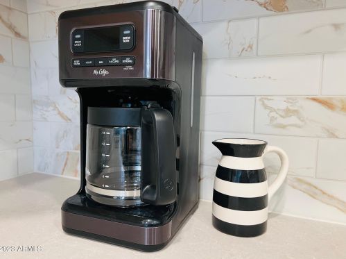 6332 13th Pl, Phoenix AZ  85014-1423 exterior