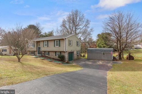 16 Dickinson Ct, Tolna, PA 17349-9765