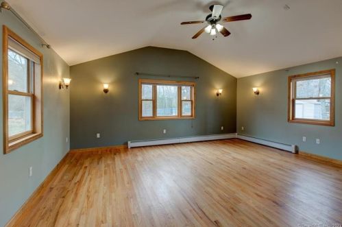 21 Moore Ave, Lyme CT  06371-1216 exterior