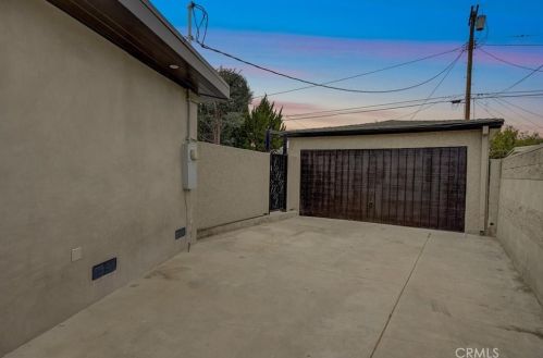 16627 Gilmore St, Van Nuys CA  91406-5610 exterior