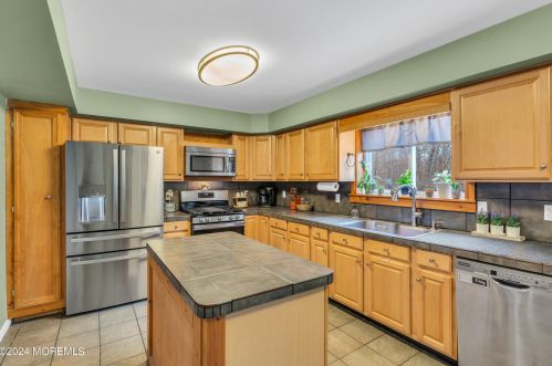 13 Parkhill St, Jackson Twp NJ  08527-3737 exterior