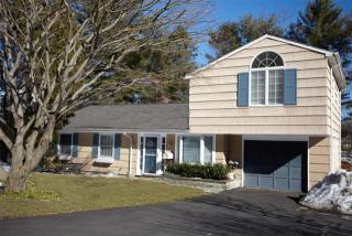 136 Shadow Ridge Rd, Stamford, CT 06905-1814