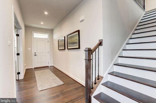 1220 Beck Mill Rd, Hanover, PA 17331-9752
