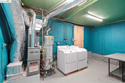 3059 Delaware St, Oakland CA  94602-3219 exterior