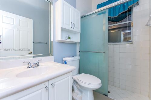 19270 29 Ct, Hollywood FL 33029-2474 exterior