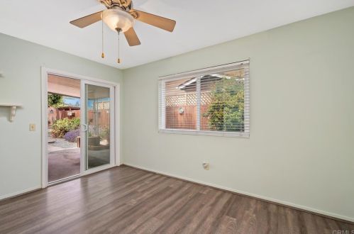 4047 Vista Calaveras St, Oceanside CA  92056-4607 exterior