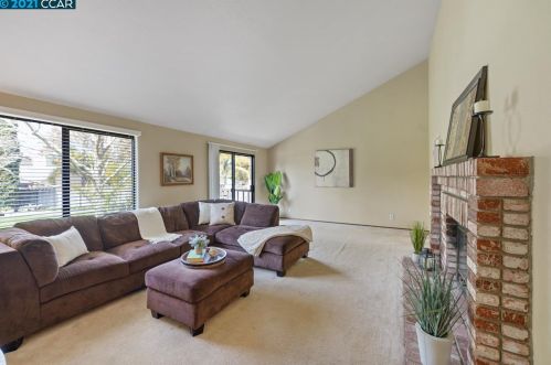 4065 Woodhaven Ln, Oakley, CA 94561-2514