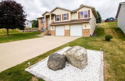 604 Brookstone Way, Watertown, WI 53094-6094