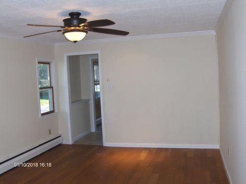 698 Dogwood Rd, Walnutport PA 18088-9522 exterior