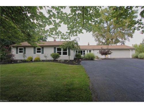 10022 Bell Rd, Newbury, OH 44065-9112
