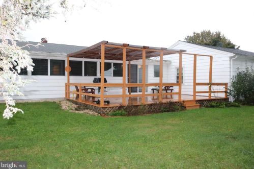 609 Hammond Ave, Hanover PA 17331-3843 exterior