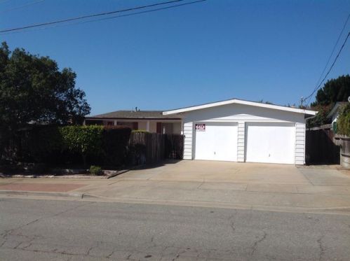 3111 Bayer St, Marina, CA 93933-3402