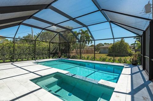 568 95th Ave, Naples FL  34108-2453 exterior