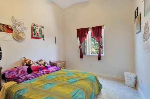 16125 Avenida Rambla, Desert Hot Springs CA 92240-7000 exterior