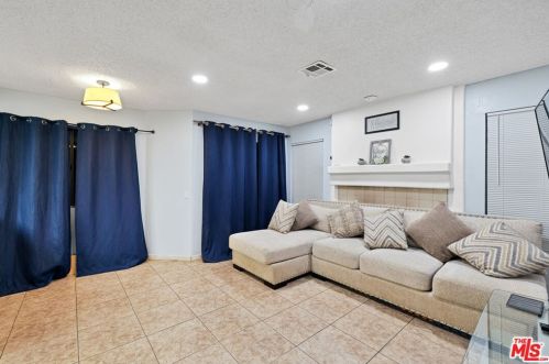 44217 Gillan Ave, Lancaster, CA 93535-3847