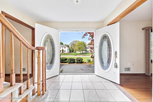 9 Green Meadow Dr, Tinton Falls, NJ 07724-2769