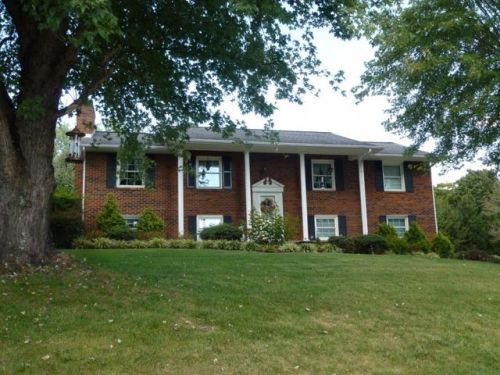 4633 June Dr, Kingsport, TN 37664-4940