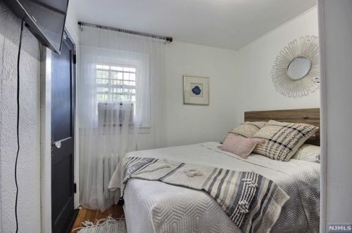 224 Madison Ave, Dumont NJ  07628-2538 exterior