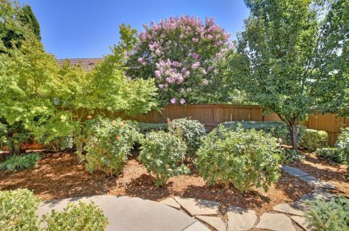 9860 Westminster Way, Elk Grove CA  95757-5124 exterior