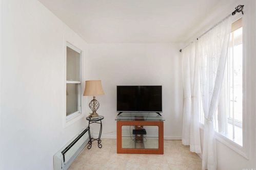 99-35 213th St, Jamaica, NY 11429-1032