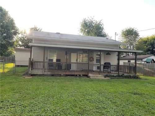 505 Walnut St, Belpre, OH 45714-1657