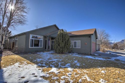 30 Holly Way, Parachute, CO 81635-9508
