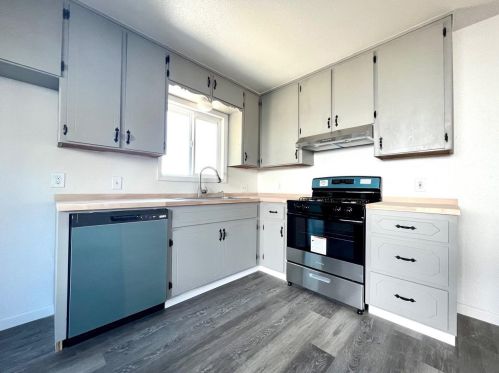 7076 Barbera Ave, Winton CA  95388-9302 exterior