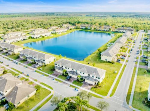 9820 Villa Cir, Vero Beach, FL 32966-3146