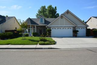 1079 Cinnamon Ave, Hanford, CA 93230-8582