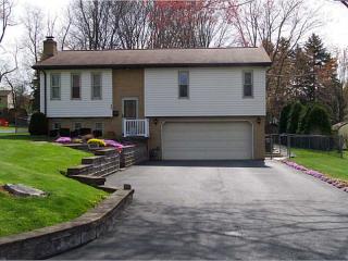634 Penn Dr, Trafford, PA 15085-1443