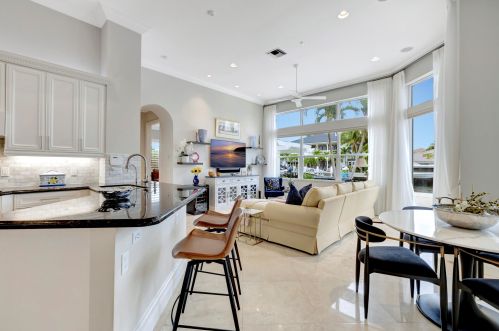 955 Gardenia Dr, Delray Beach FL  33483-4806 exterior