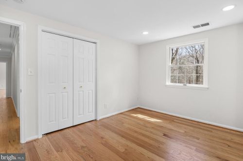 4471 Occoquan Overlook, Woodbridge VA  22192-6107 exterior