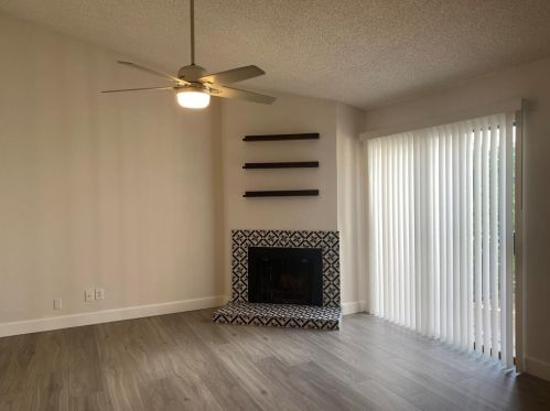 7016 Holiday Dr, Galveston, TX 77550-3027