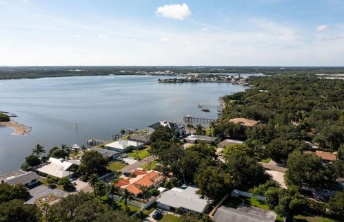 8296 33rd Ave, Saint Petersburg FL  33710-2218 exterior