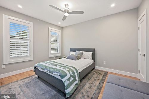 438 Kenyon St, Washington DC 20010-2915 exterior