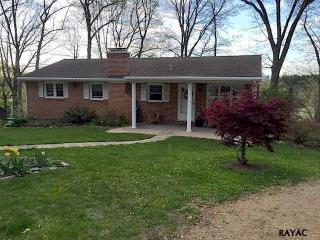 756 Summit Dr, Yoe, PA 17313-9740