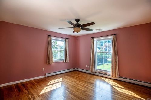 379 Glenwood Avenue Ext, Waterford CT  06385-3808 exterior