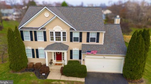 201 Deerfield Dr, Charles Town WV  25414-4805 exterior