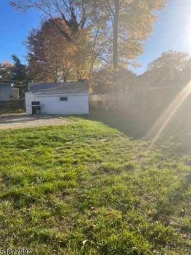 137 Centerton Dr, Parsippany NJ  07054-3522 exterior