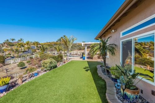 550 Old Stagecoach Run, Alpine CA  91901-1478 exterior