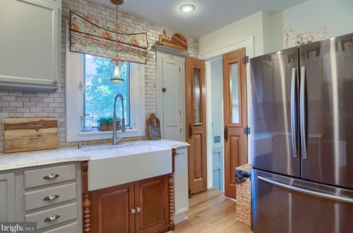 388 High St, Highspire PA  17034-1406 exterior