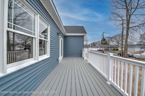 414 Seaward Pl, Lacey NJ  08731-2836 exterior