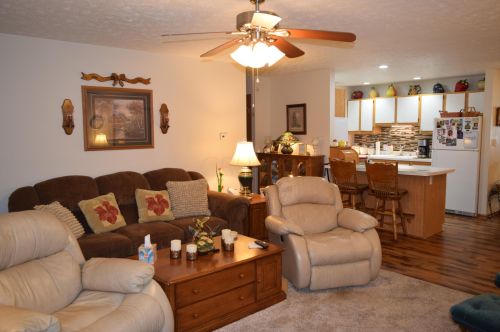 1138 Chatham Dr, Zanesville, OH 43701-6452