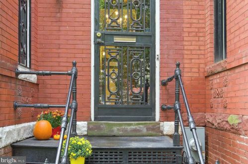 319 9th St, Washington, DC 20003-2116