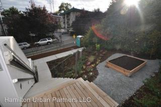 1814 Denny Way, Seattle WA  98122-2812 exterior